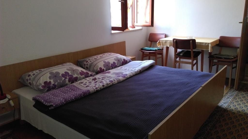 Apartments Ana Ровин Екстериор снимка