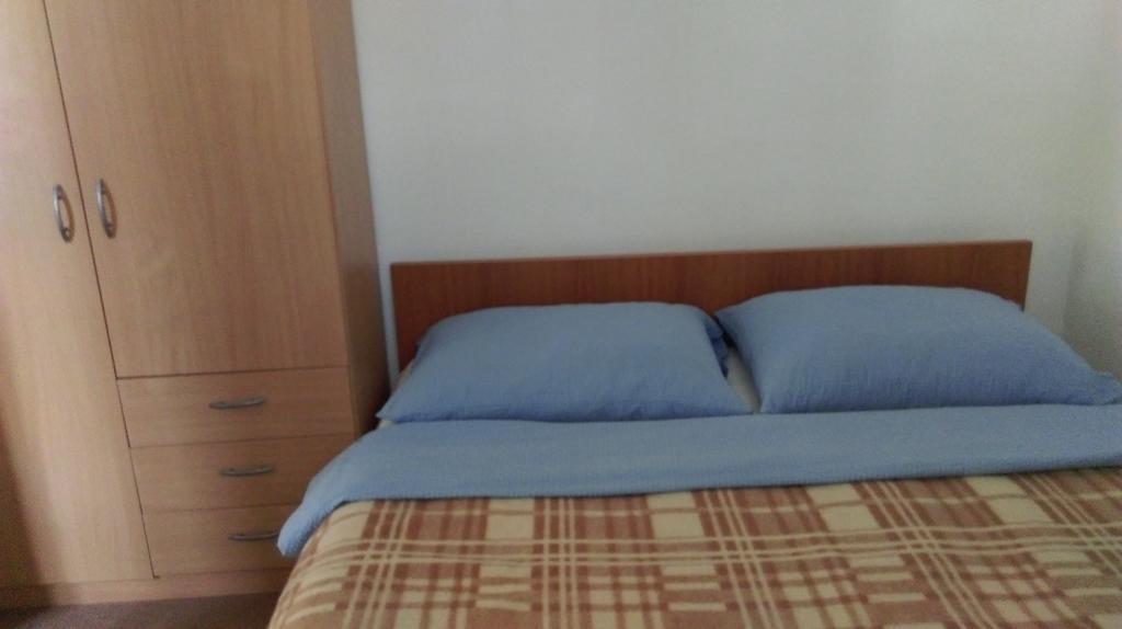 Apartments Ana Ровин Екстериор снимка