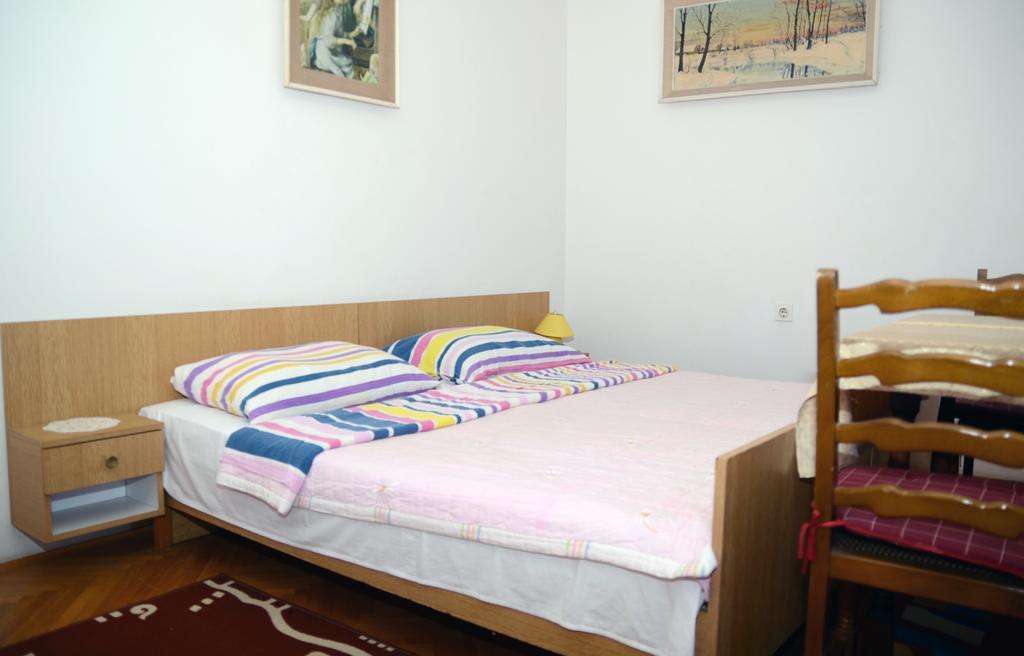 Apartments Ana Ровин Екстериор снимка