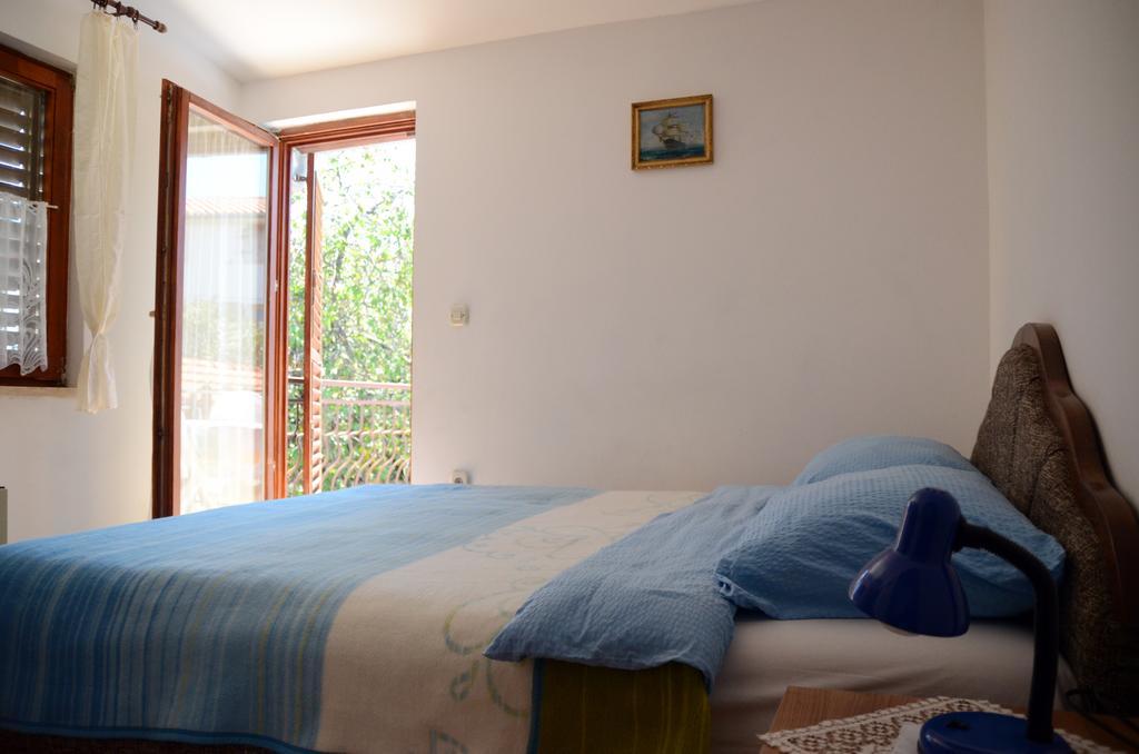 Apartments Ana Ровин Екстериор снимка
