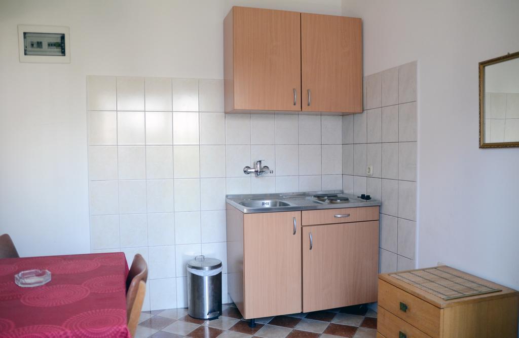 Apartments Ana Ровин Екстериор снимка