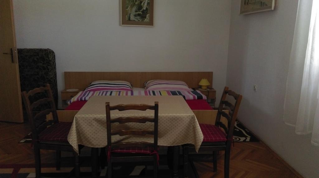 Apartments Ana Ровин Екстериор снимка