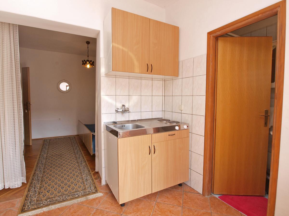 Apartments Ana Ровин Екстериор снимка