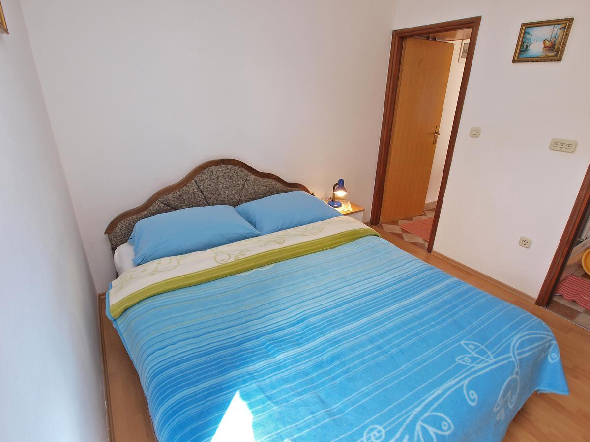Apartments Ana Ровин Екстериор снимка