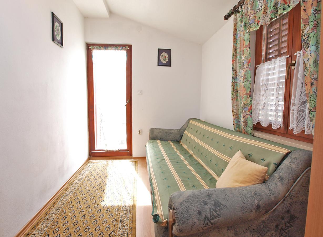 Apartments Ana Ровин Екстериор снимка