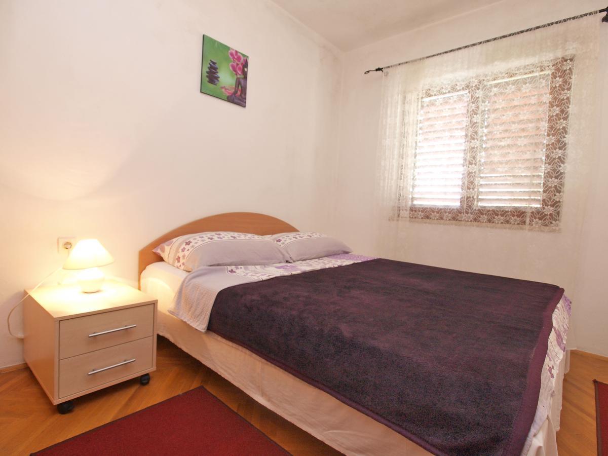 Apartments Ana Ровин Екстериор снимка