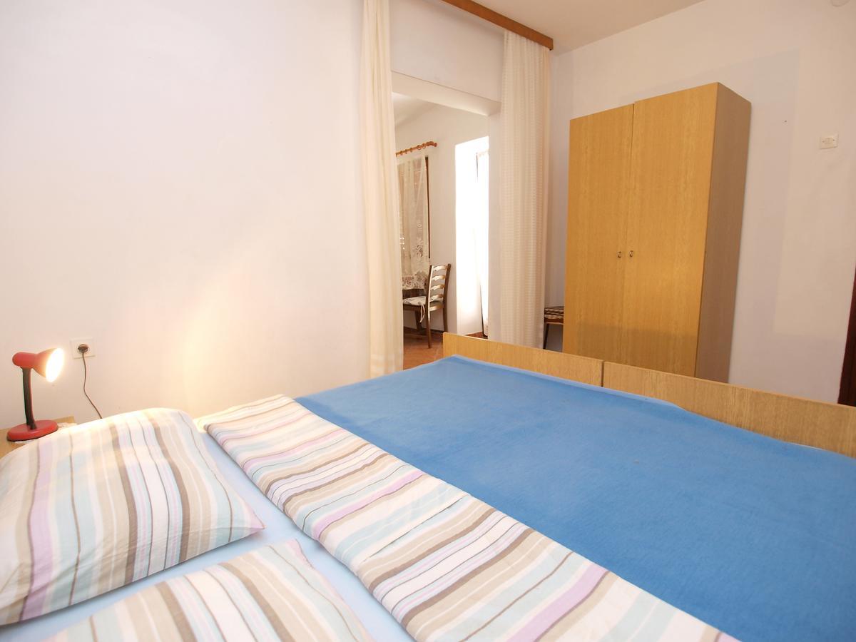 Apartments Ana Ровин Екстериор снимка