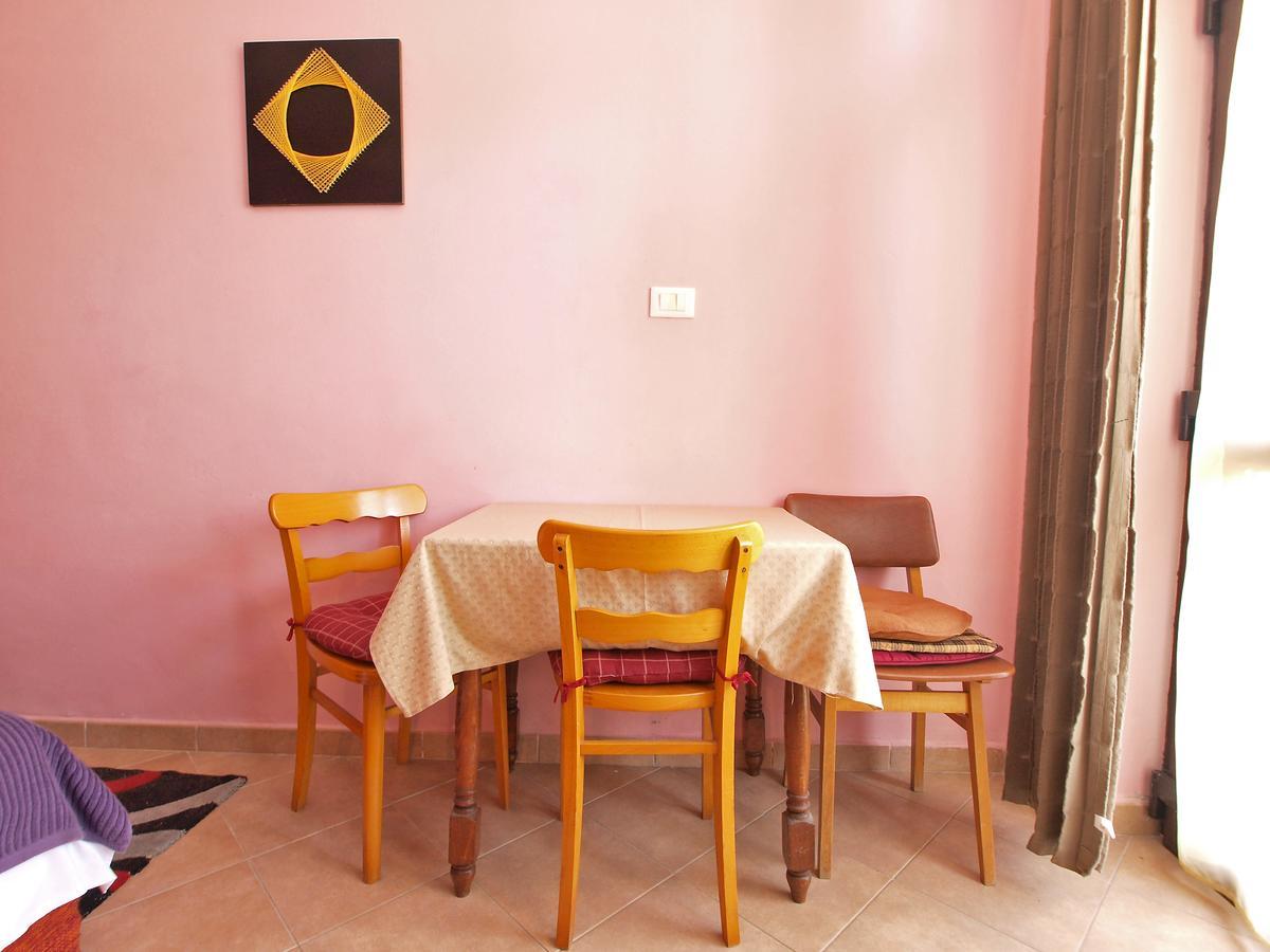 Apartments Ana Ровин Екстериор снимка