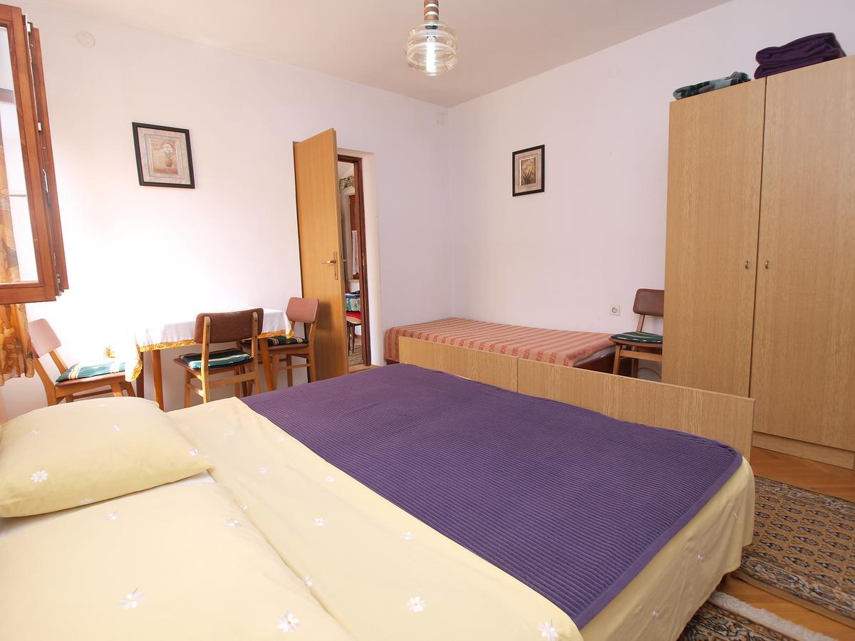 Apartments Ana Ровин Екстериор снимка