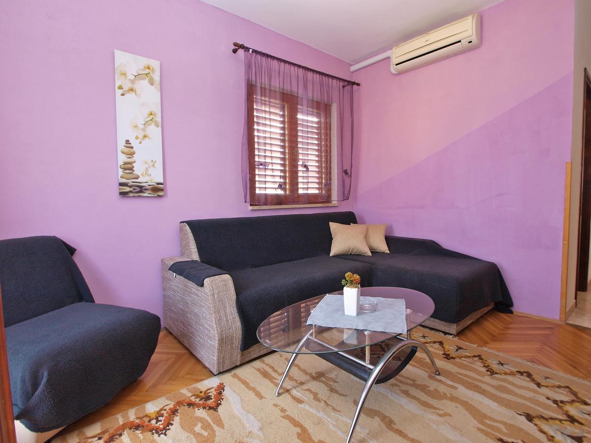 Apartments Ana Ровин Екстериор снимка