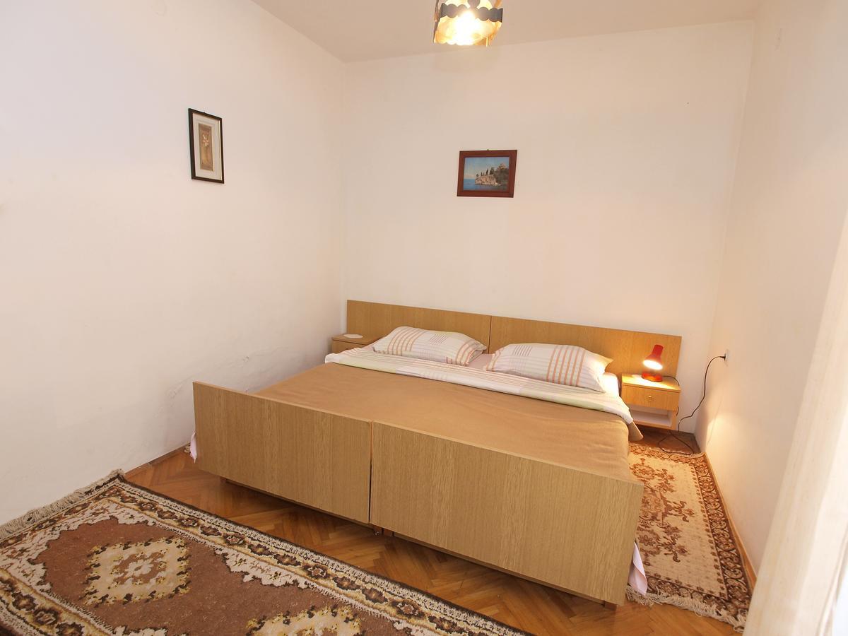 Apartments Ana Ровин Екстериор снимка