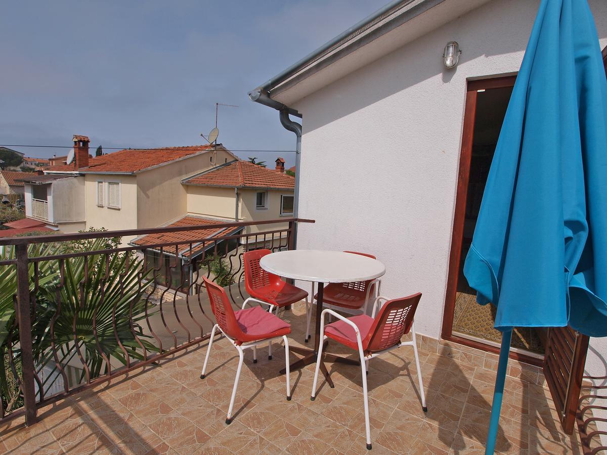Apartments Ana Ровин Екстериор снимка
